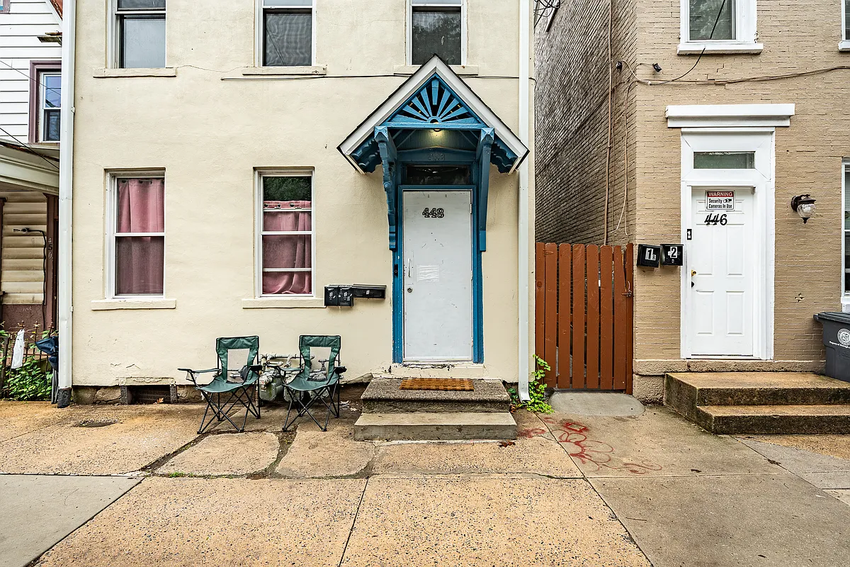 Building Photo - 448 King St #2