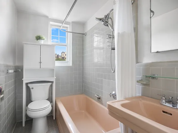 120 Cabrini Boulevard 95 image 3 of 9
