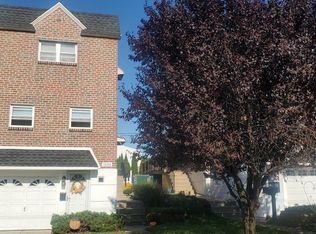 12050 Glenfield St, Philadelphia, PA 19154