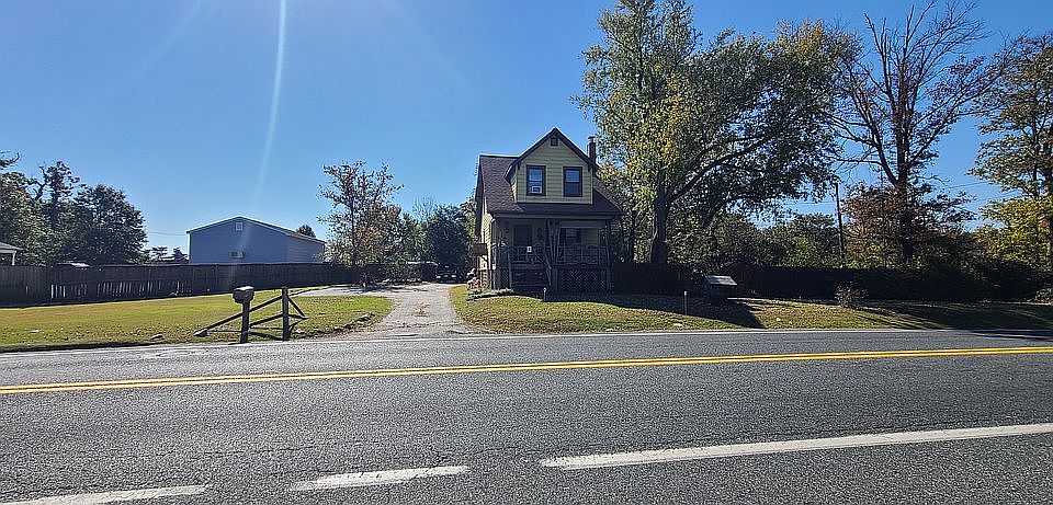 1st image of 1124 Middle River Rd