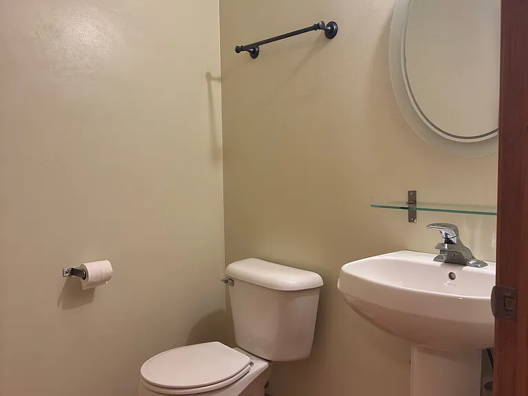 3101 N Newhall St #C — Photo 31