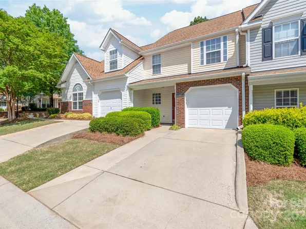 11011 Alderbrook Ln, Charlotte, NC 28270