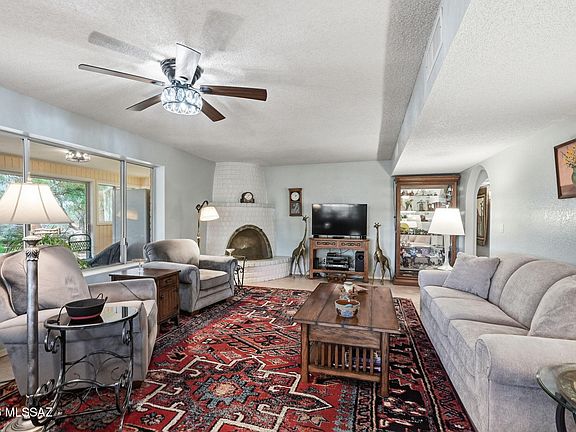 2nd image of 696 W Paseo Del Canto