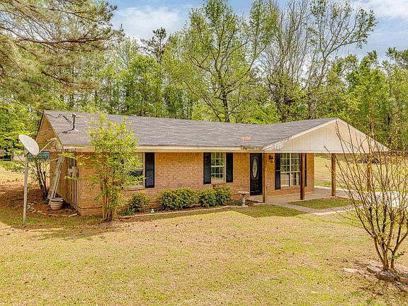 3rd image of 820 Tidwell Rd