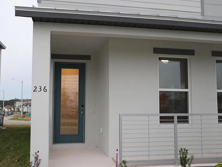 236 S Zuni Rd — Photo 3