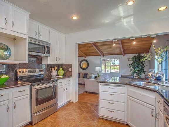4th image of 642 Calpella Dr