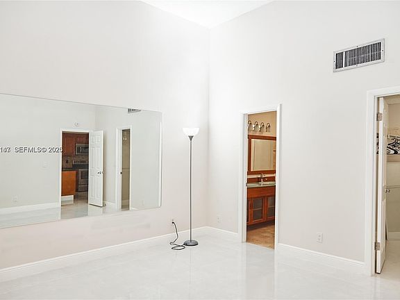 3rd image of 347 Leslie Dr