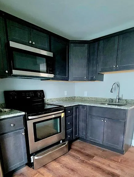 324 Tuttle St — Photo 1