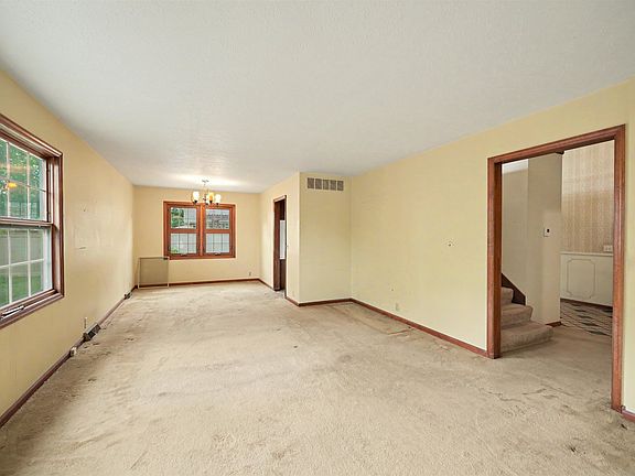 4th image of 414 E Wayne Ave