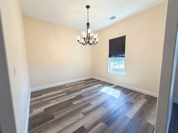 3rd image of 1290 County Road 2175