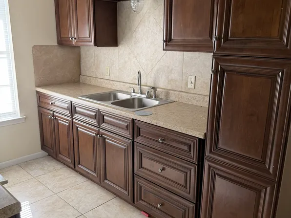 611 Lilac St #611A, Beeville, TX 78102