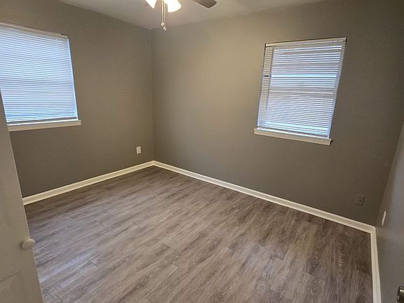 2nd image of 3120 Beechwood Dr