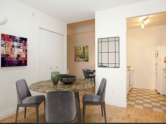 3rd image of 88 Greenwich St APT 501