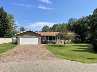 2320 Plover Springs Dr, Plover, WI 54467