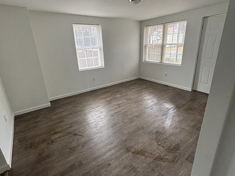 126 Jackson St — Photo 3