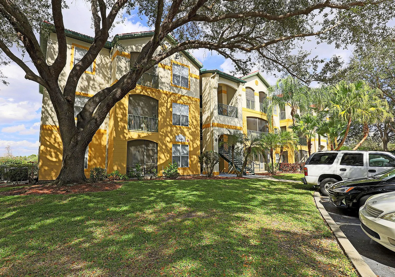 Villa Grand 11480-123 — Photo 1