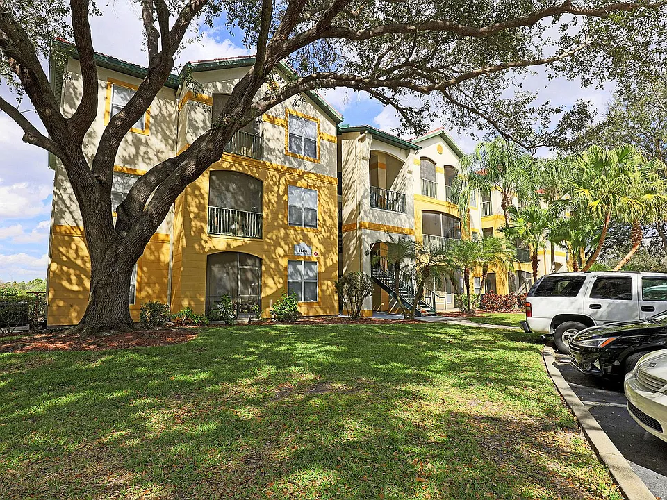 11480 Villa Grand #123