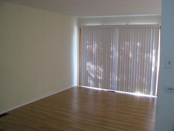 2nd image of 276 Old Elm Dr #276