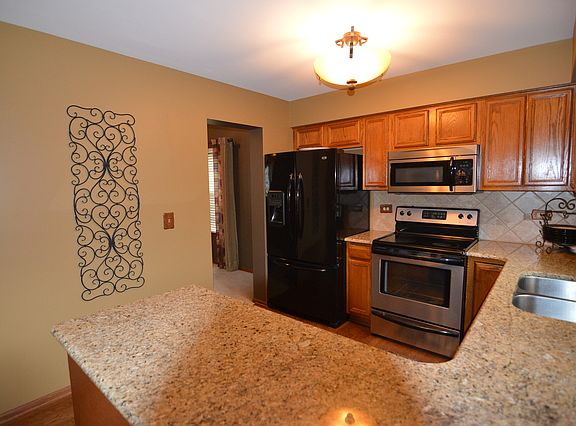 3rd image of 2314 Candlewood Ct
