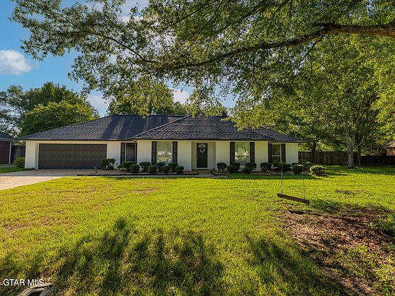 2nd image of 107 Mimosa Dr