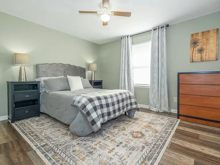1512 Veterans Pkwy — Photo 5