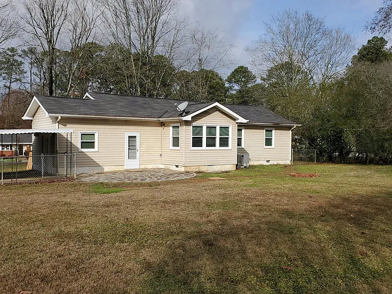 802 James Ave — Photo 3
