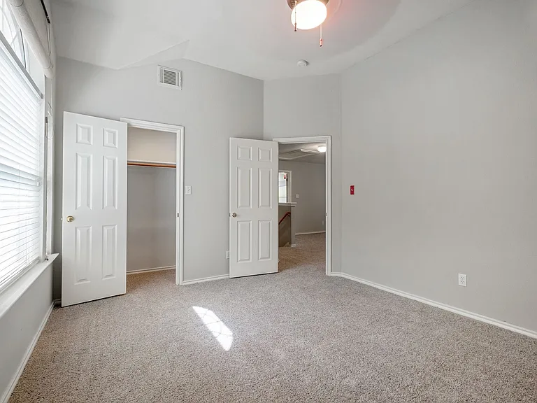4229 Kingsburg Dr — Photo 29