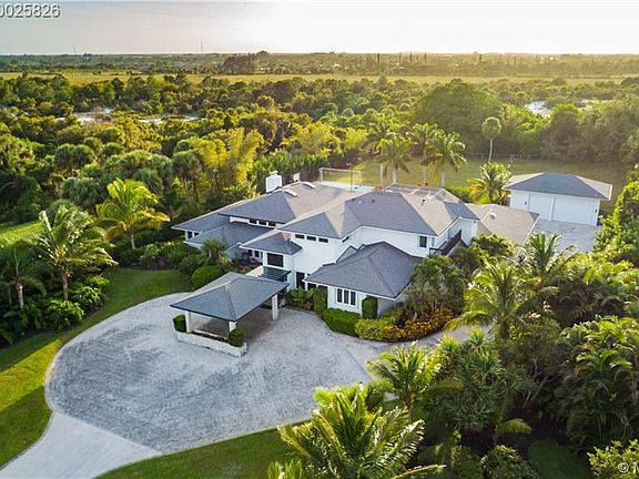 2nd image of 3007 S Indian River Dr
