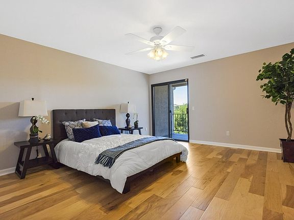 3rd image of 28050 Glenmeade Way