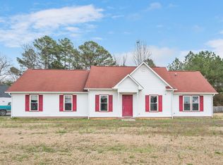 26 Riverwind Dr, Spring Lake, NC 28390