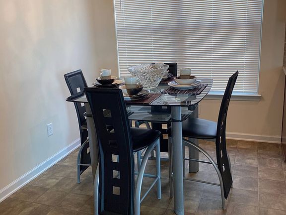 5th image of 5868 Seabright Ln