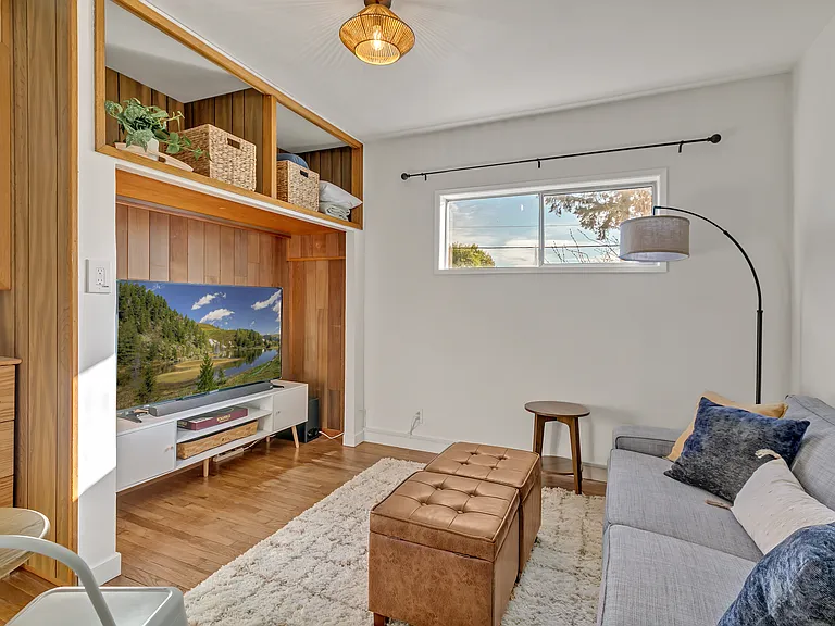 1804 Marion St — Photo 11