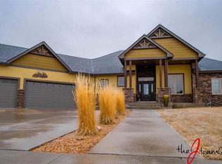 2925 Croydon Dr, Casper, WY 82609