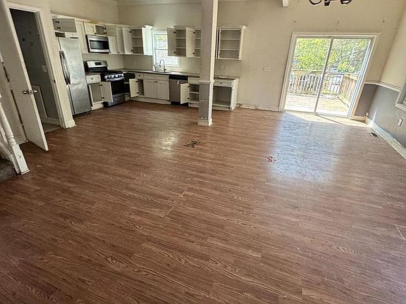 5th image of 3219 Carlisle Ave