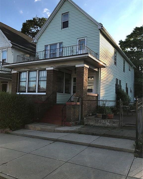 1st image of 956 Jefferson Ave