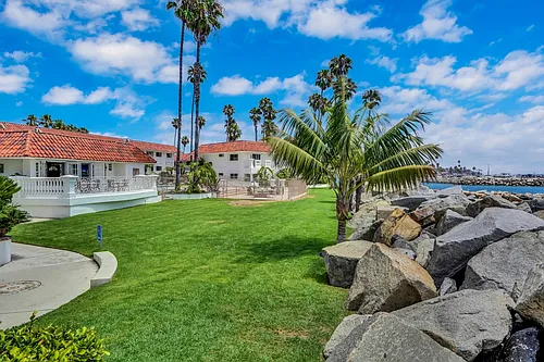 Oceanside Marina Inn Photo 1