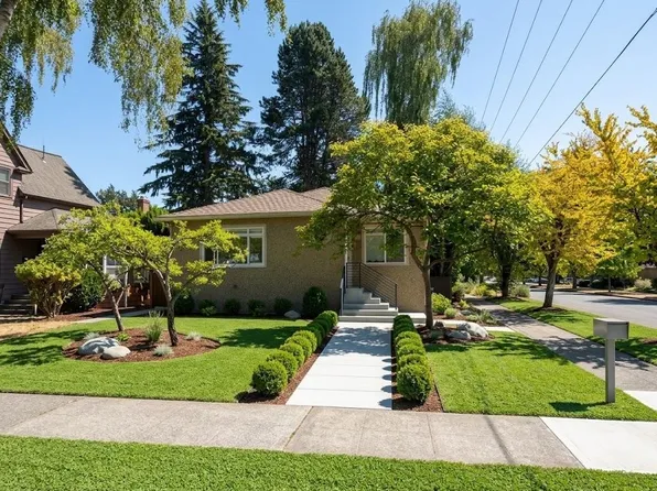 4 E 46th Ave, Vancouver, BC V5W 1Z1