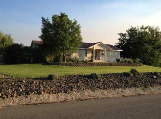 91 Wing Hill Rd, Grandview, WA 98930