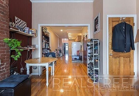 3rd image of 479 Hicks St #8