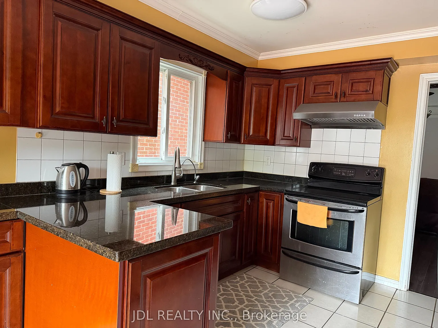 6 bed, $3,600 — Photo 4