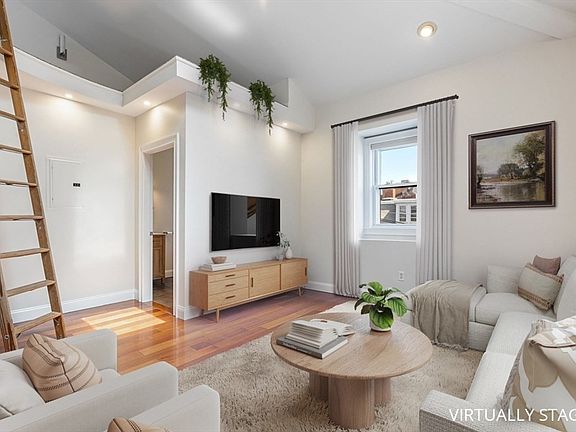 3rd image of 10 Beacon St APT 3