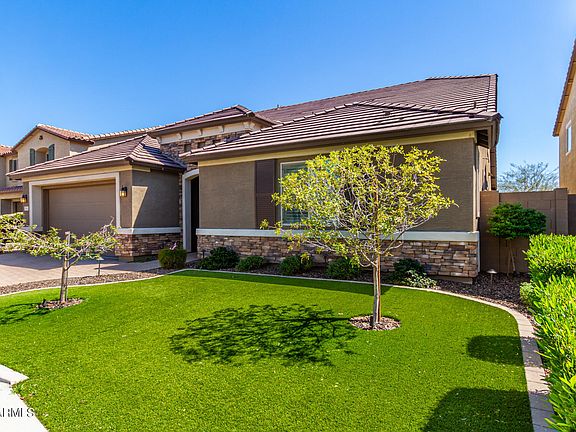 3rd image of 7931 W ROCK SPRINGS Drive