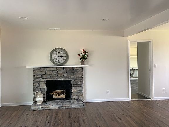 3rd image of 1278 Bauer Ave