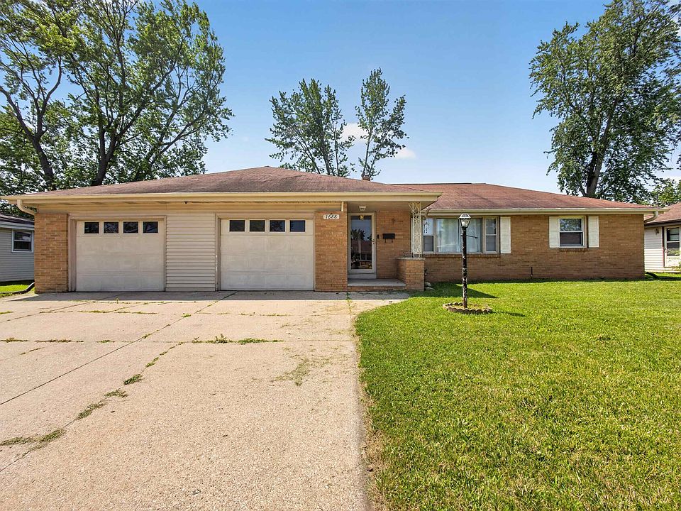 1st image of 1688 Lilac Ln