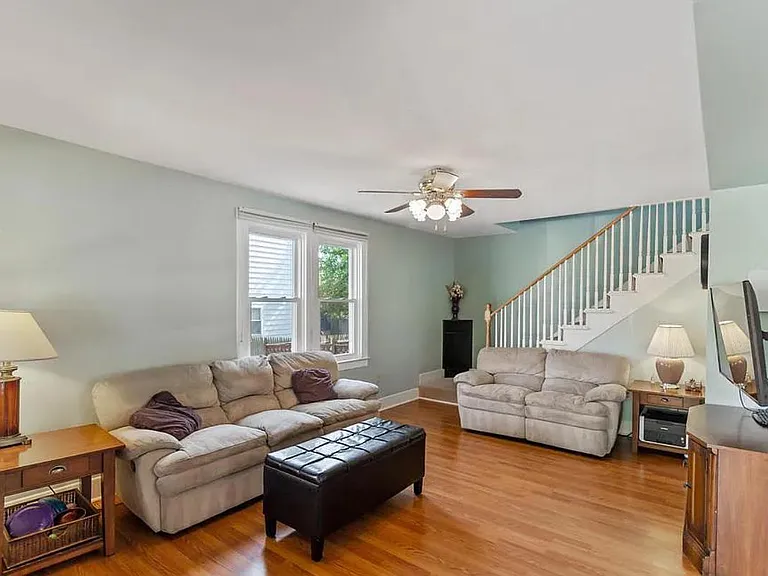 1235 Maple Ave — Photo 4