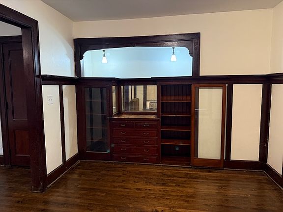 4th image of 1228 E Brady St APT A