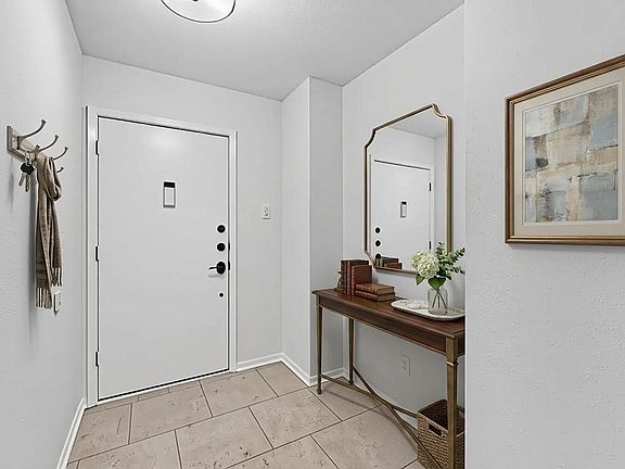 2nd image of 7575 Katy Fwy APT 98