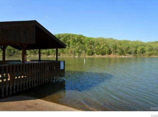 19 Callaway Lake Dr, Defiance, MO 63341