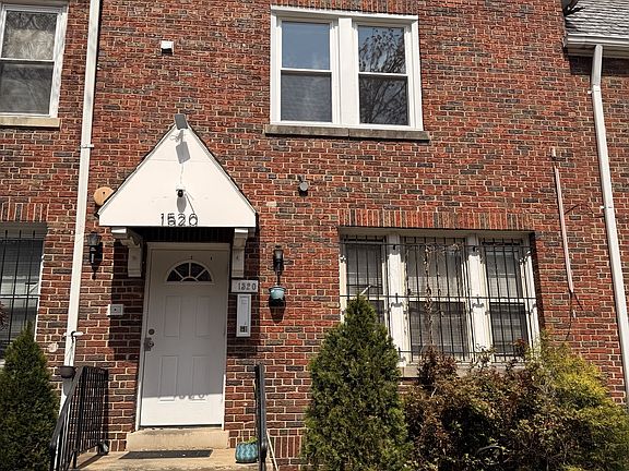 2nd image of 1504 Isherwood St NE