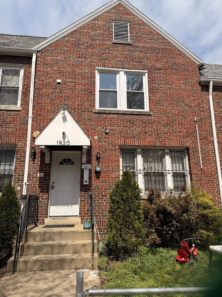 Building Photo - 1504 Isherwood St NE